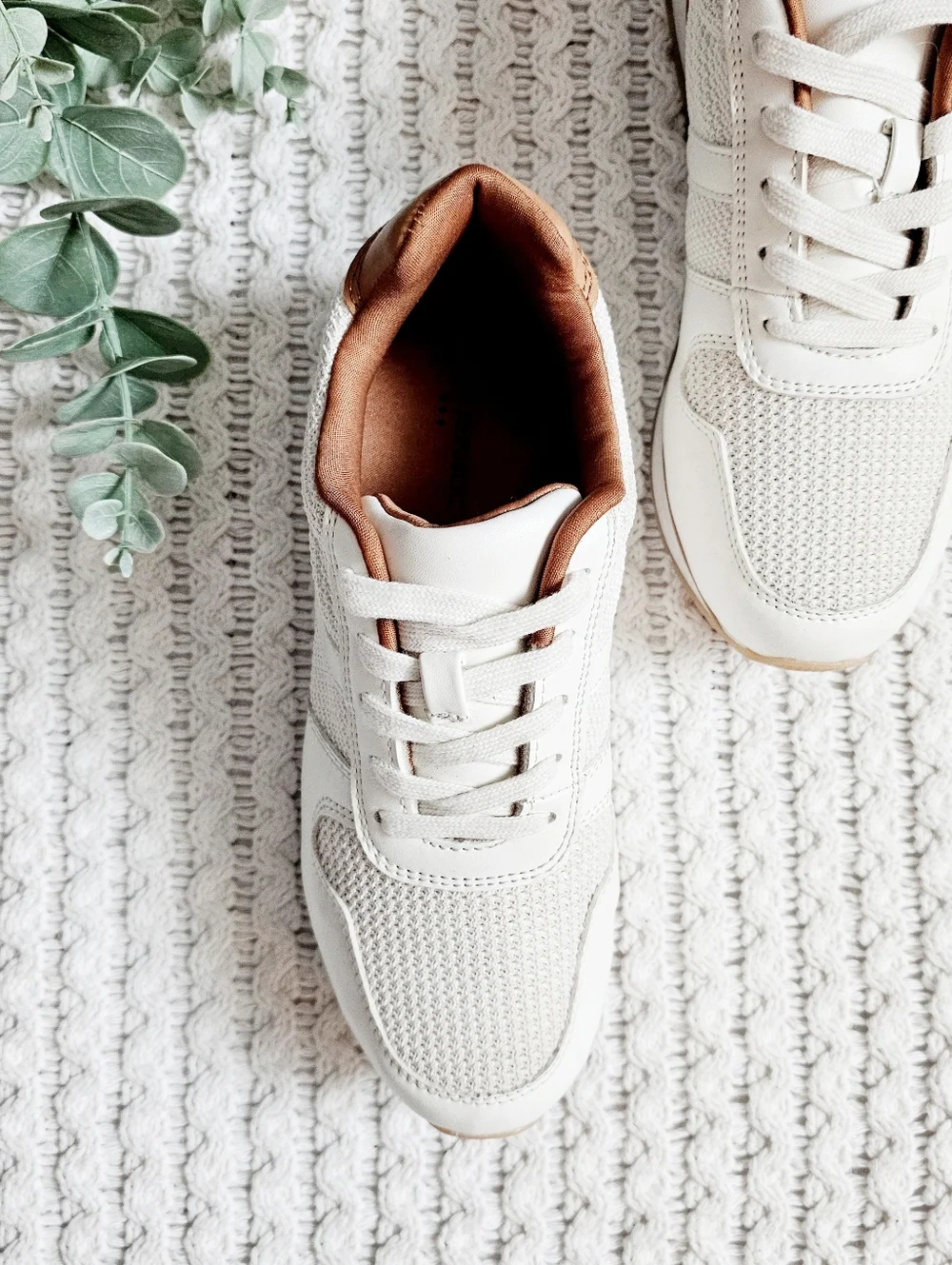 Banana Republic Retro Style Sneakers Cream Brown Lace Up Athletic Athleisure 7 - Picture 13 of 15